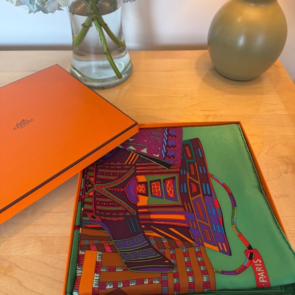 Hermes Accessories - Hermes "Voyage en Etoffes" Silk Scarf 90cm - Green